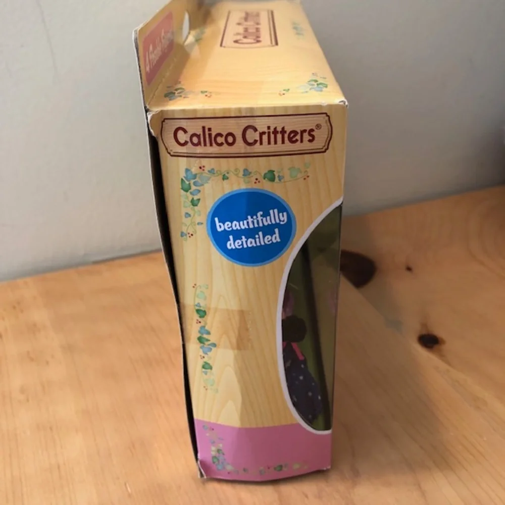 New Calico Critters Midnight Cat Family - Picture 10 of 13